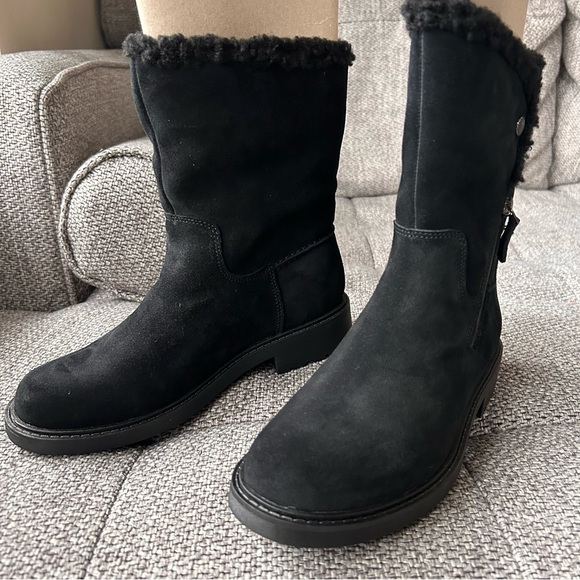NIB Clark’s Black Opal Zip Suede Boot - Picture 4 of 5